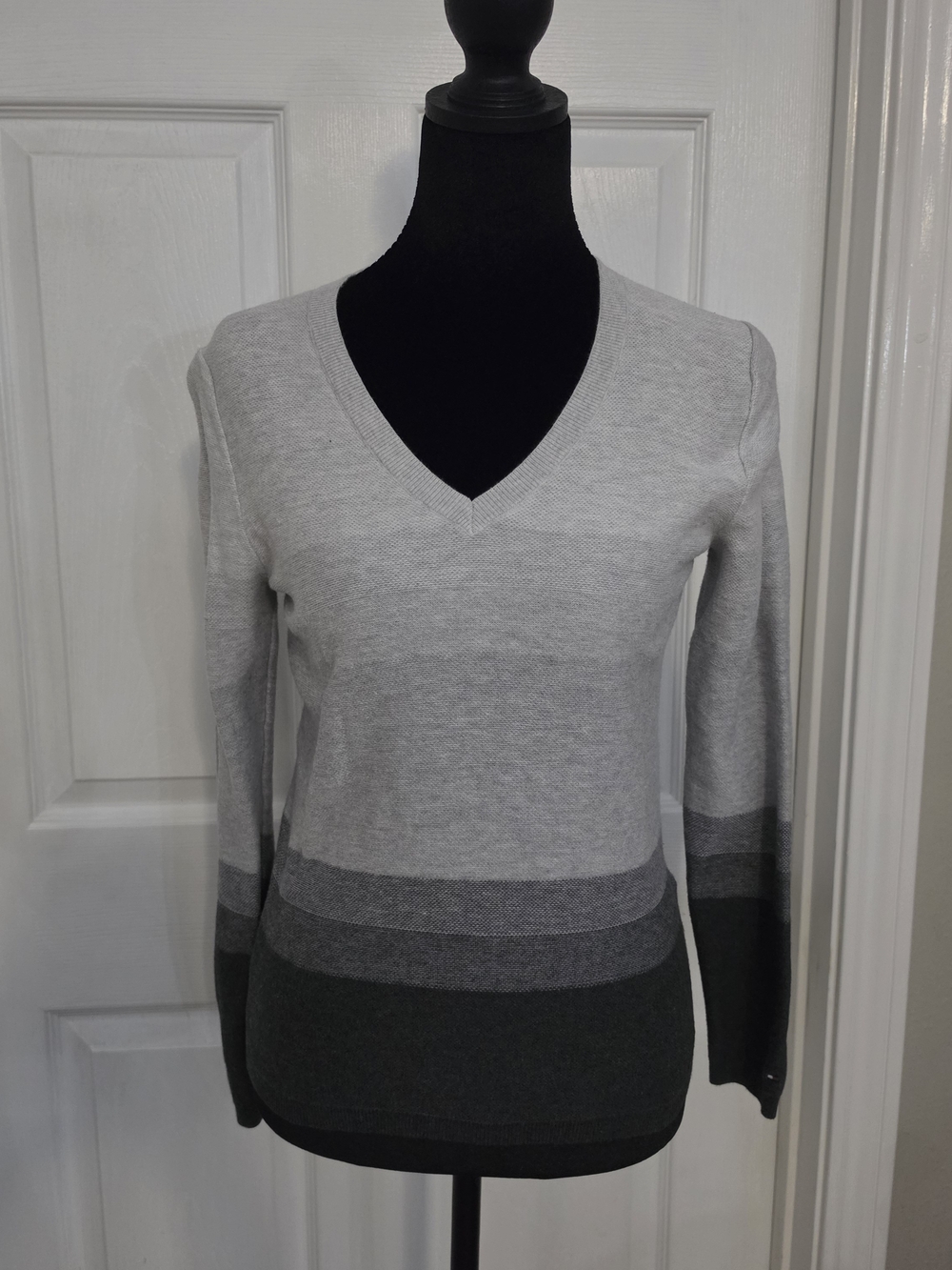 Women's Tommy Hilfiger Light Gray and Charcoal Striped V-Neck Sweater